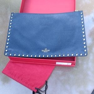 Valentino Garavani rockstud clutch